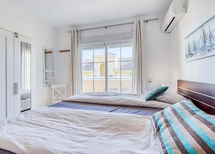 Hanami Puerto Alto 4-9 * Estepona